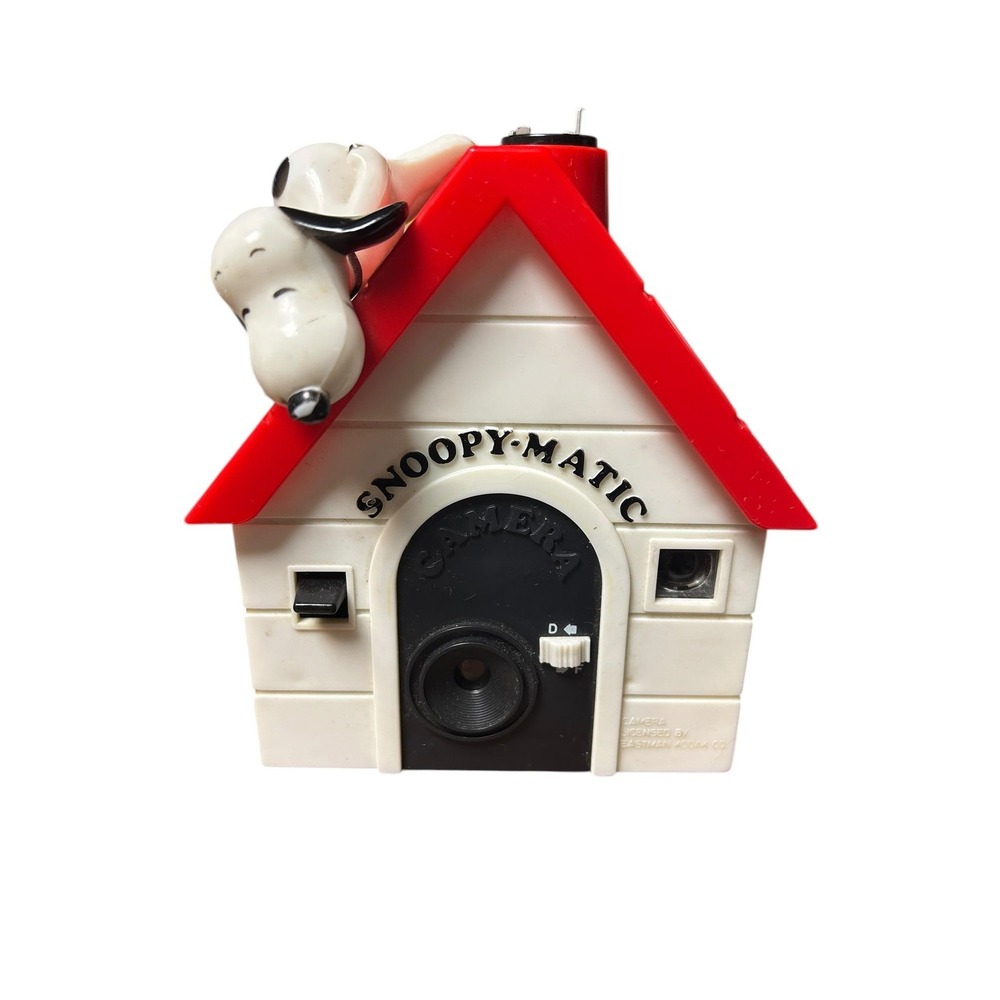 Vintage Snoopy-Matic Doghouse Camera 1966 – Rare Peanuts Collectible